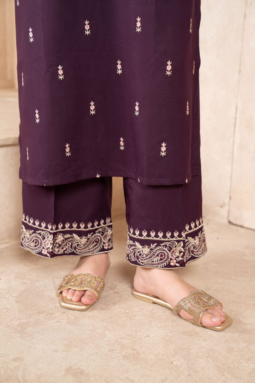 Iris Embroidery 2pc
