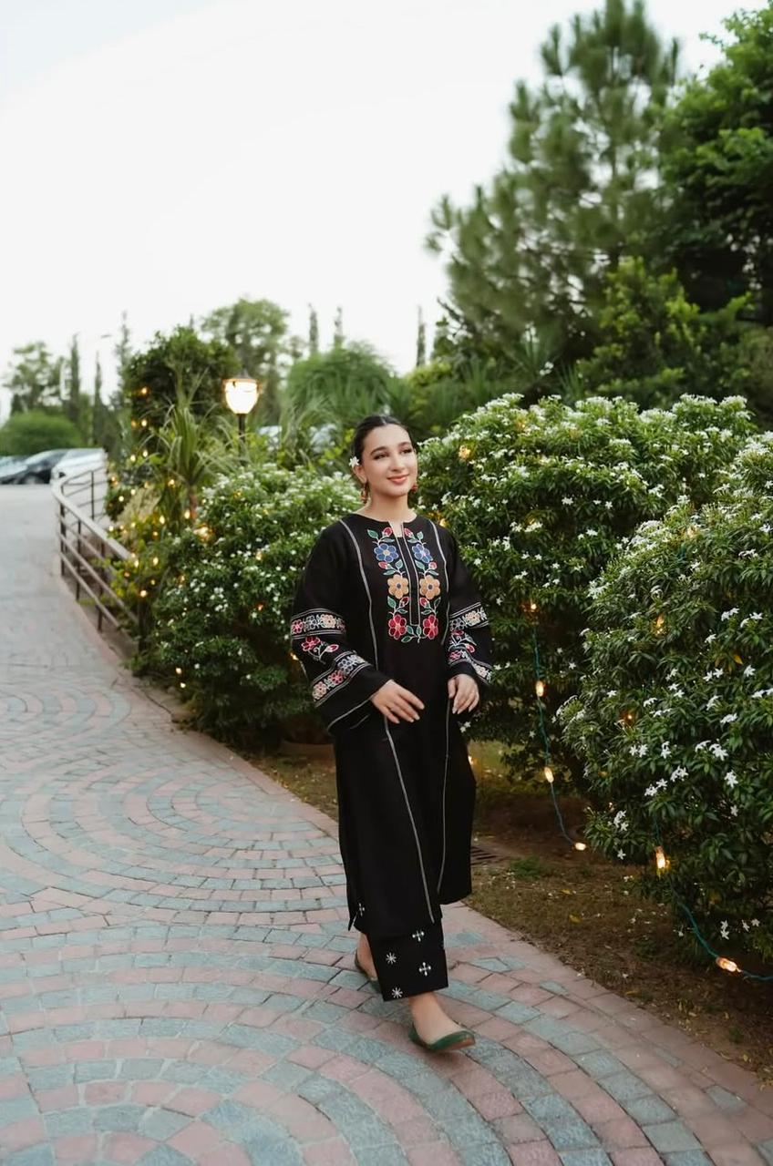 Embroidery 2pc