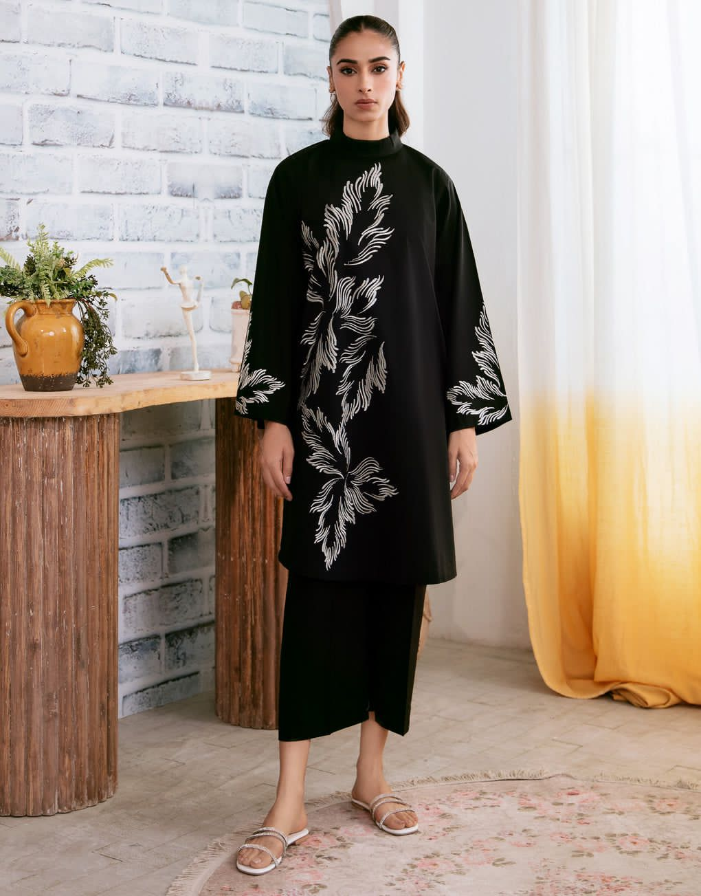 Jasmine Embroidery 2pc